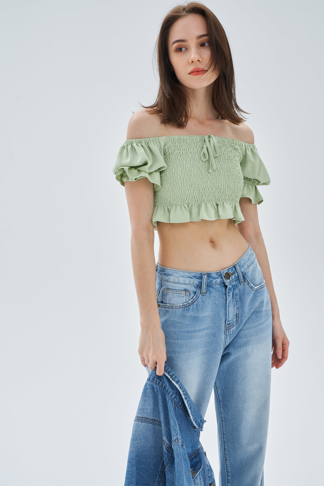 【MUCENT】Henning off-the-shoulder crop mtm Zinacatan Red Crop Top