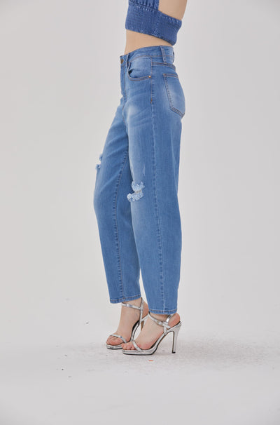 RIPPED DETAIL STRAIGHT LEG JEANS